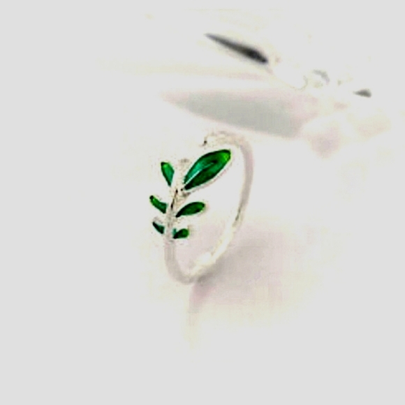 Green Leaves Vine Ring NEW - Picture 8 of 16